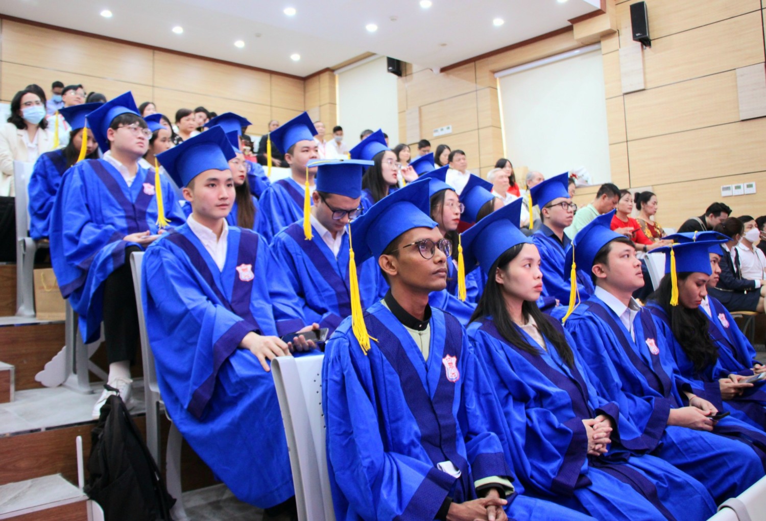 21 Tân Thạc sĩ Lớp YTCC - Chương trình Quốc tế khóa VI